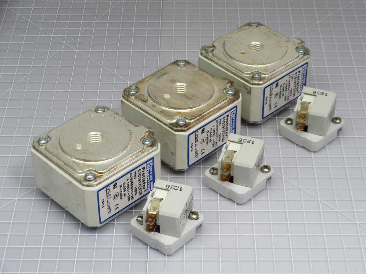 LOT OF 3 FERRAZ SHAWMUT S101917CF00 PROTISTOR SEMICONDUCTOR FUSES - FUSES