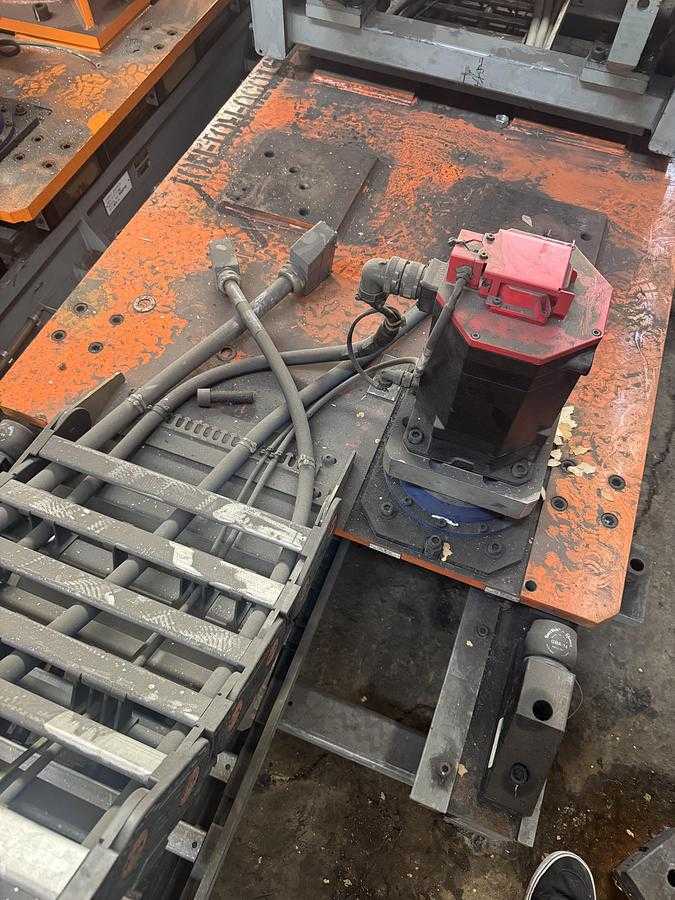 FANUC GEN VI RTU 7TH-AXIS LINEAR TRACK, 28FT, AC SERVO MOTOR, HEAVY-DUTY, HIGH-CAPACITY - INDUSTRIAL PARTS
