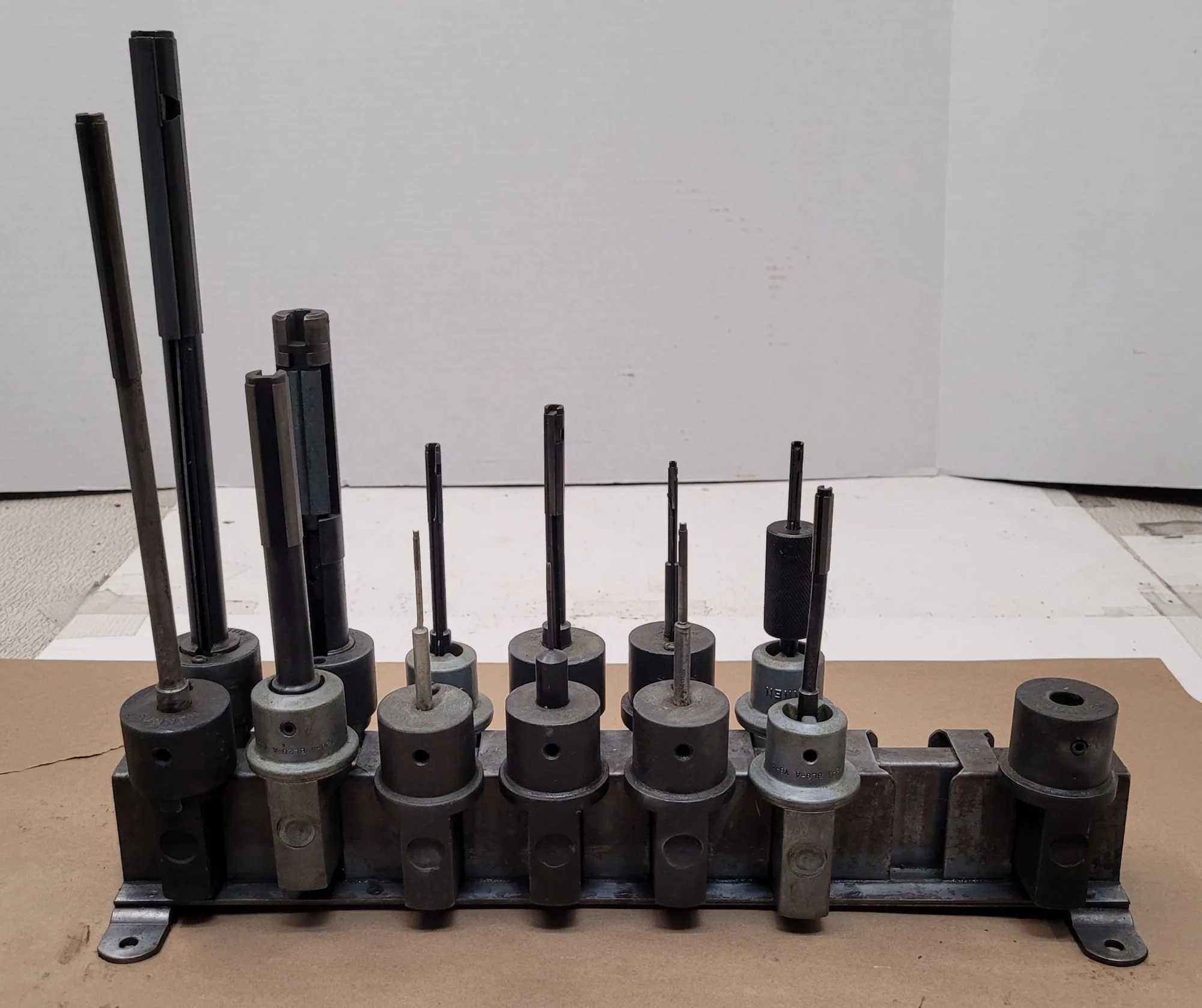SUNNEN HONING MANDREL SET (SET OF 12) W/ RACK - MACHINING TOOLING & PARTS