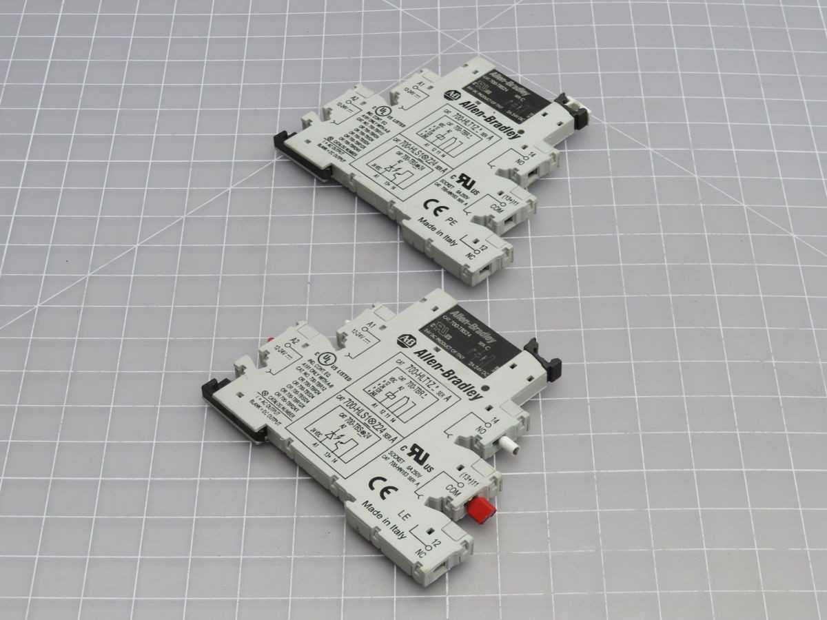 LOT OF 44 ALLEN BRADLEY 700-HN163 RELAY SOCKET W 700-TBS24 T269406 - SAFETY RELAY