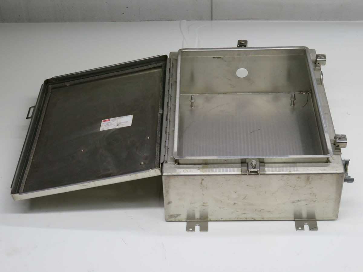 HOFFMAN A201606LPEMCSS ENCL, 20H X 16W X 6D IN, NEMA 3R,4,4X,12,13, IP66, 304 SS, WM - ELECTRICAL ENCLOSURES