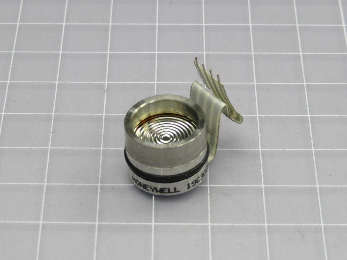 LOT OF 9 HONEYWELL 19C300PG1L SENSOR 300PSIG 0.1V - SENSORS