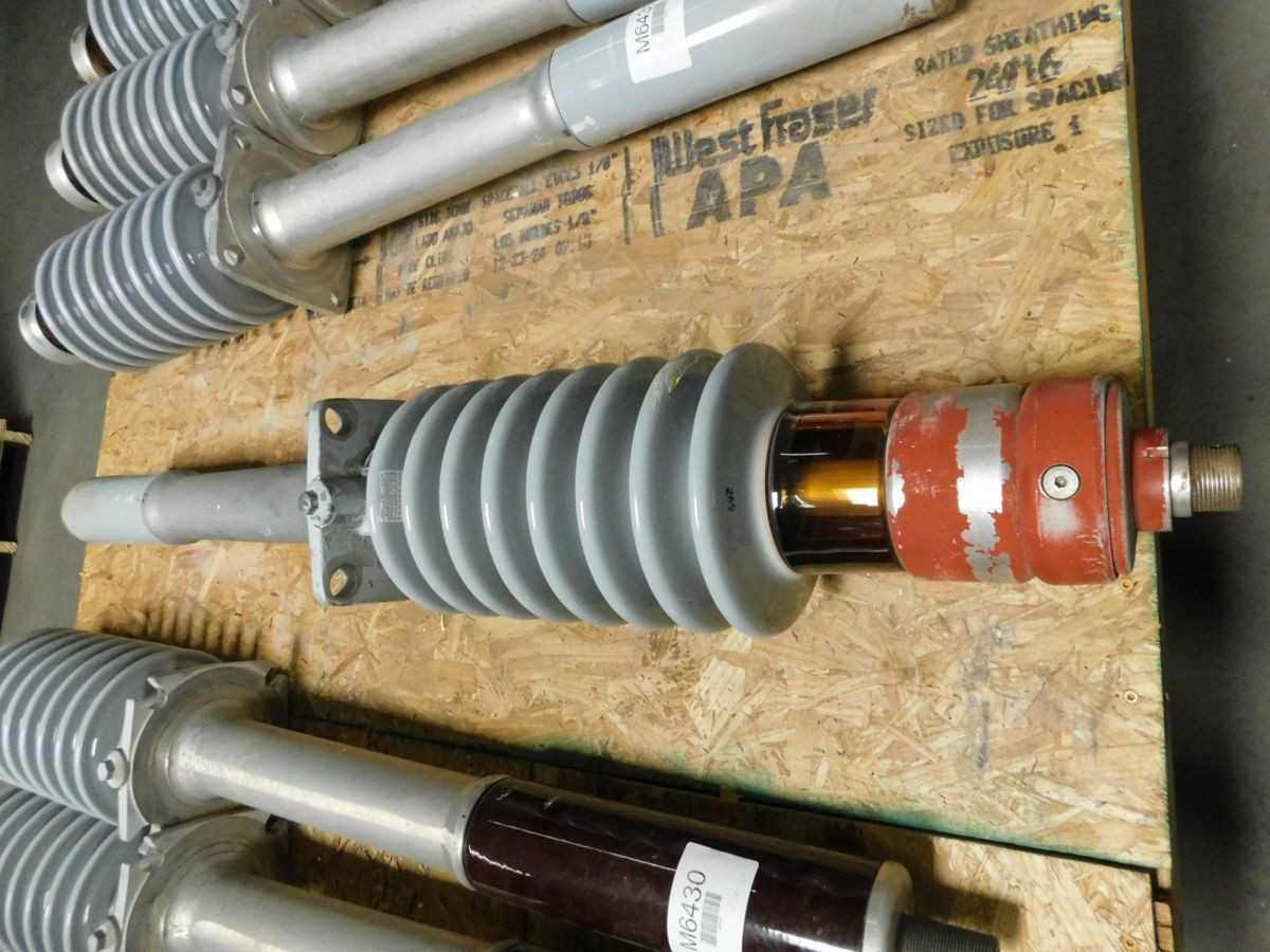 LOT OF 3 ABB 046W0400AW O PLUS C CONDENSER BUSHING M6432 - AUTOMATION & CONTROLS