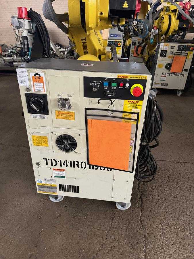 2015 FANUC R-2000IB/210F INDUSTRIAL ROBOT, 210KG PAYLOAD, 2655MM REACH, R-30IB CONTROLLER - ARTICULATED ROBOTS
