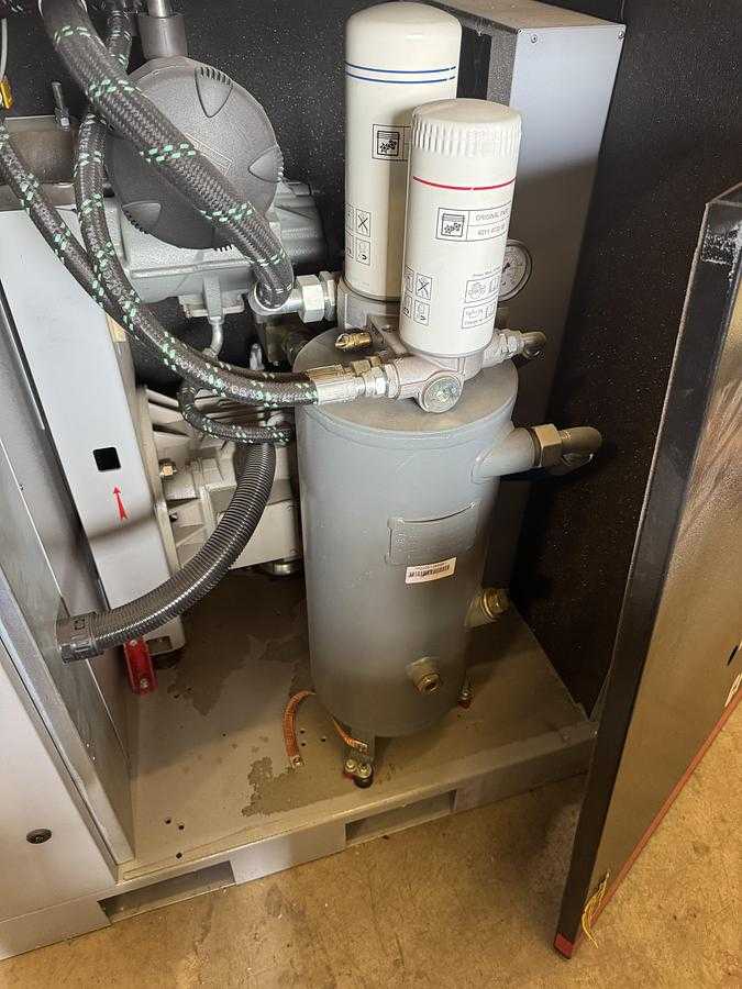 2013 CHICAGO PNEUMATIC CPVS20 20HP ROTARY SCREW AIR COMPRESSOR - VARIABLE SPEED DRIVE - STATIONARY AIR COMPRESSOR