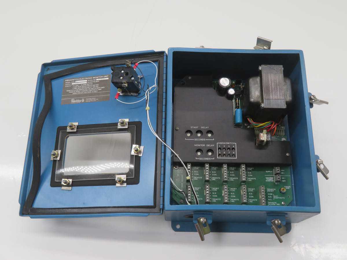 ROBERTSHAW 563A A1 VIBRATION SENSOR, 0-4.5 G'S TRIP, 2-15 SEC DELAY, 10-1200 HZ FREQ, NEMA 4/7 ENCL - SENSORS