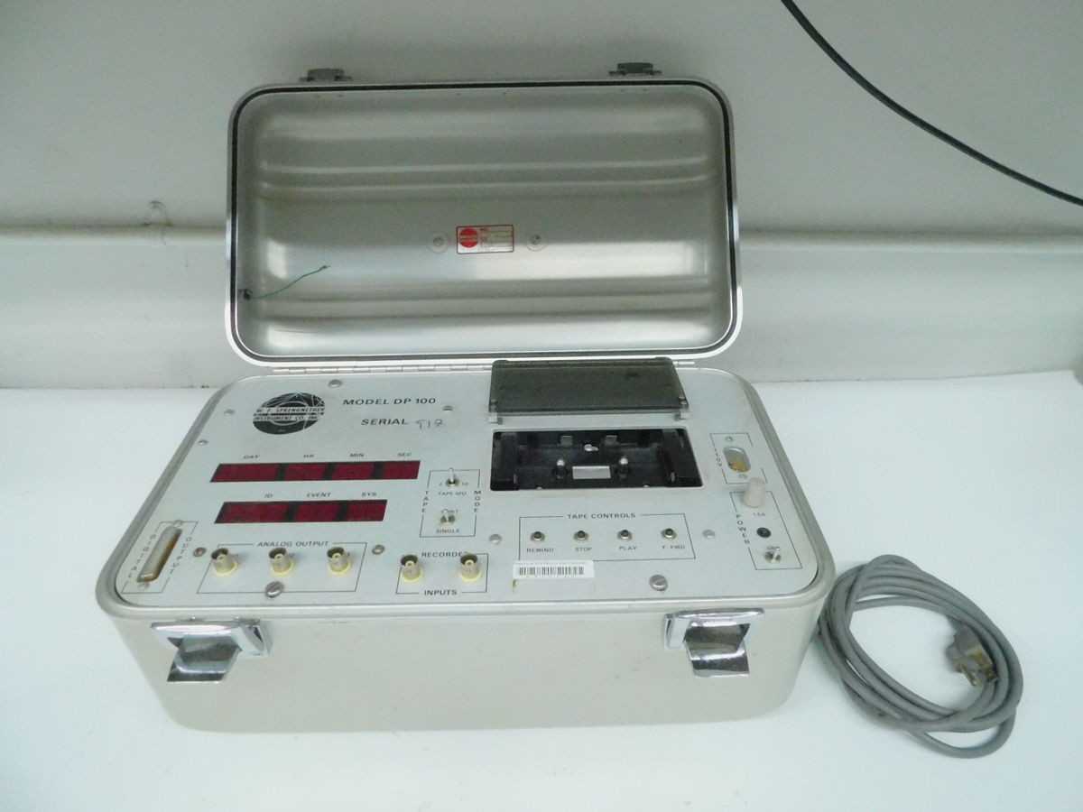 WF Sprengnether DP100 Vintage Digital Seismograph Recorder With Cassette Tape M7612 - DISPLAYS