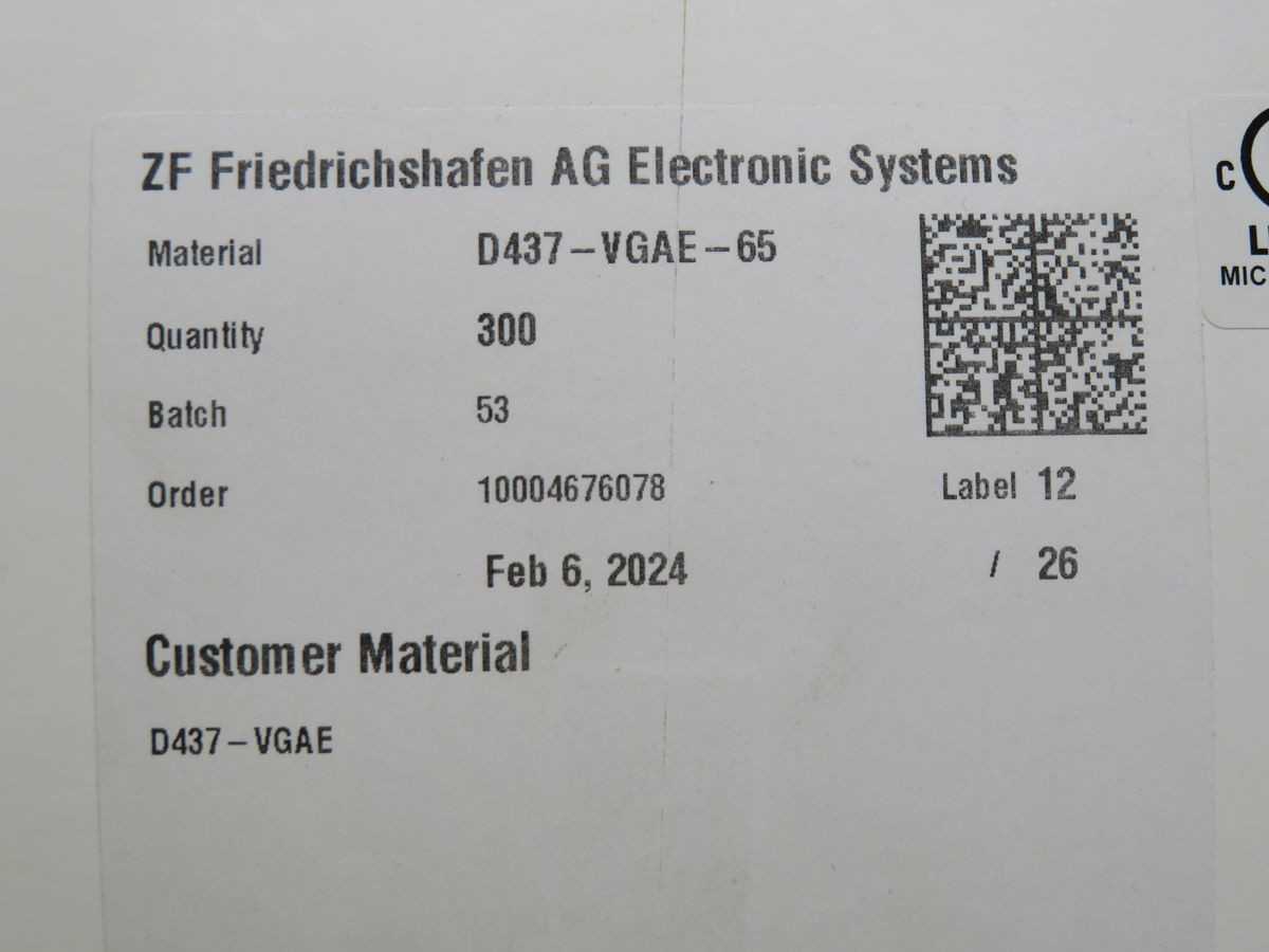 Lot Of 300 ZF D437-VGAE-65 Microswitch T262434 For Reliable Performance - SWITCHES
