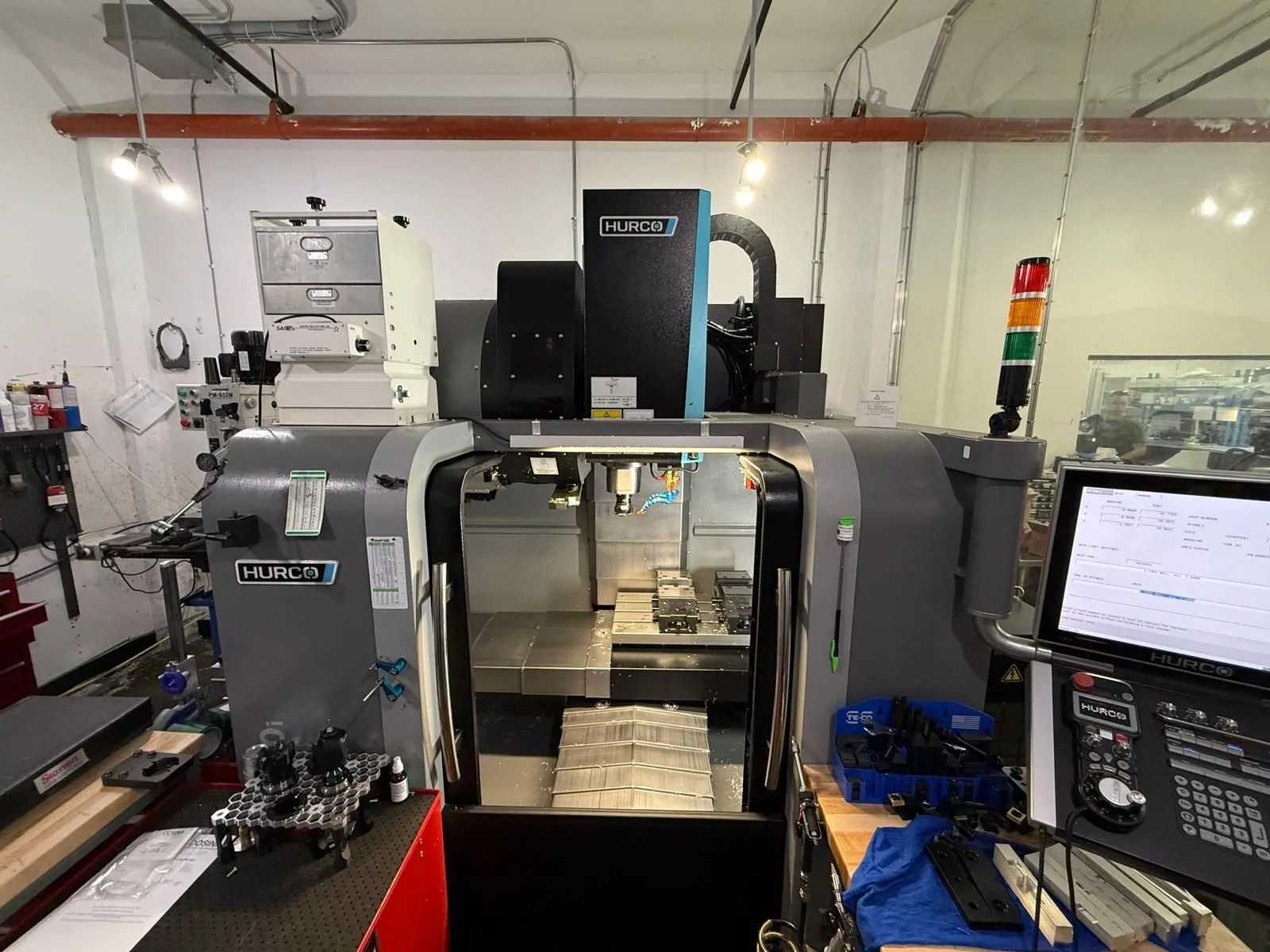 2022 Hurco VM10I Plus Vertical Machining Center 26X16X20IN Travels 12K RPM 15 HP 24 ATC - VERTICAL MACHINING CENTERS