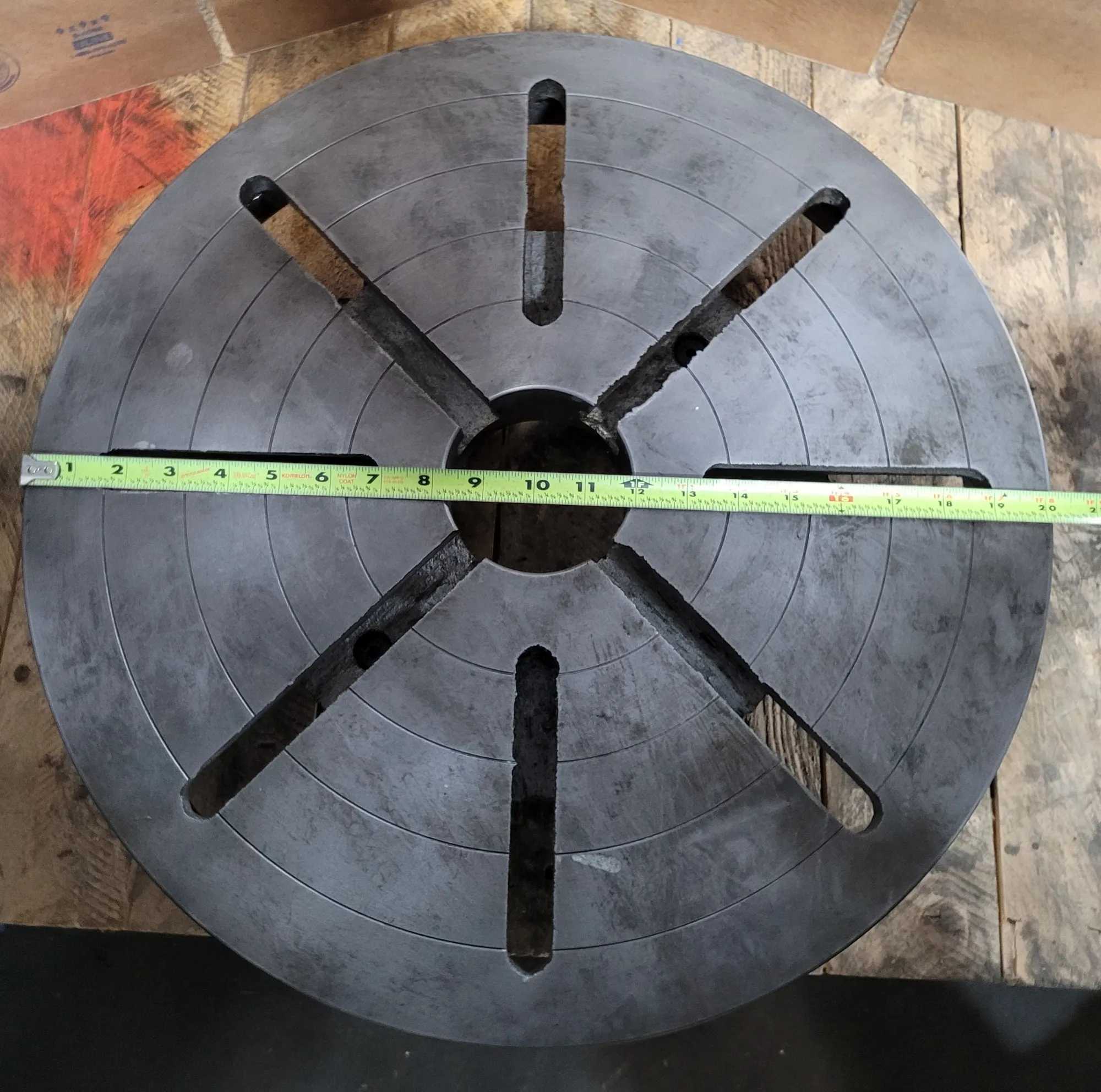 20IN SLOTTED LATHE FACE PLATE W/ 3.25IN THROUGH HOLE AND D1-11 CAMLOCK MOUNT - MACHINE TOOLING
