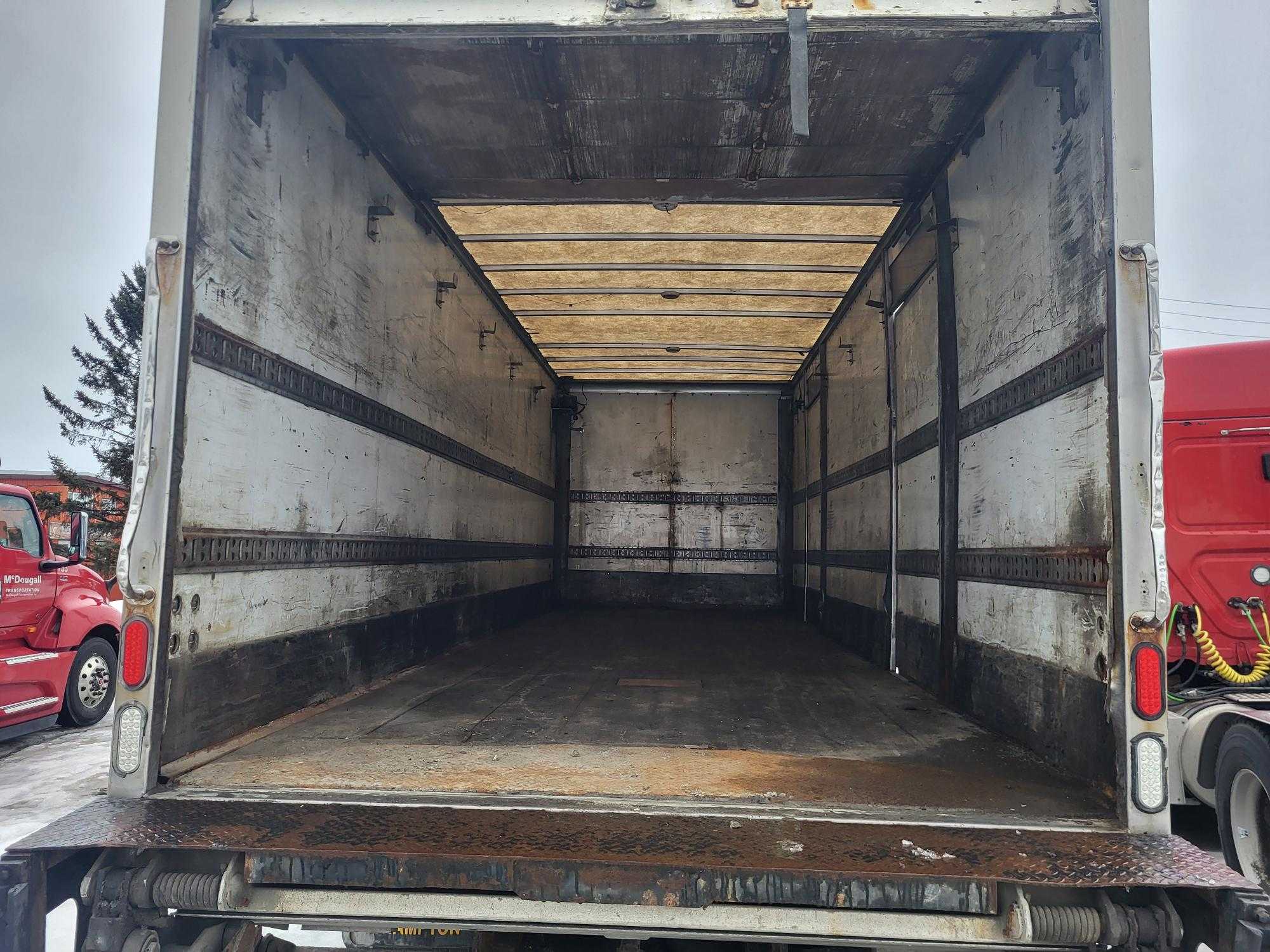 2013 FREIGHTLINER M2 106 BOX TRUCK, 8.3L CUMMINS ISC, 6X4, 66K GVWR, AIR BRAKES - BOX TRUCKS