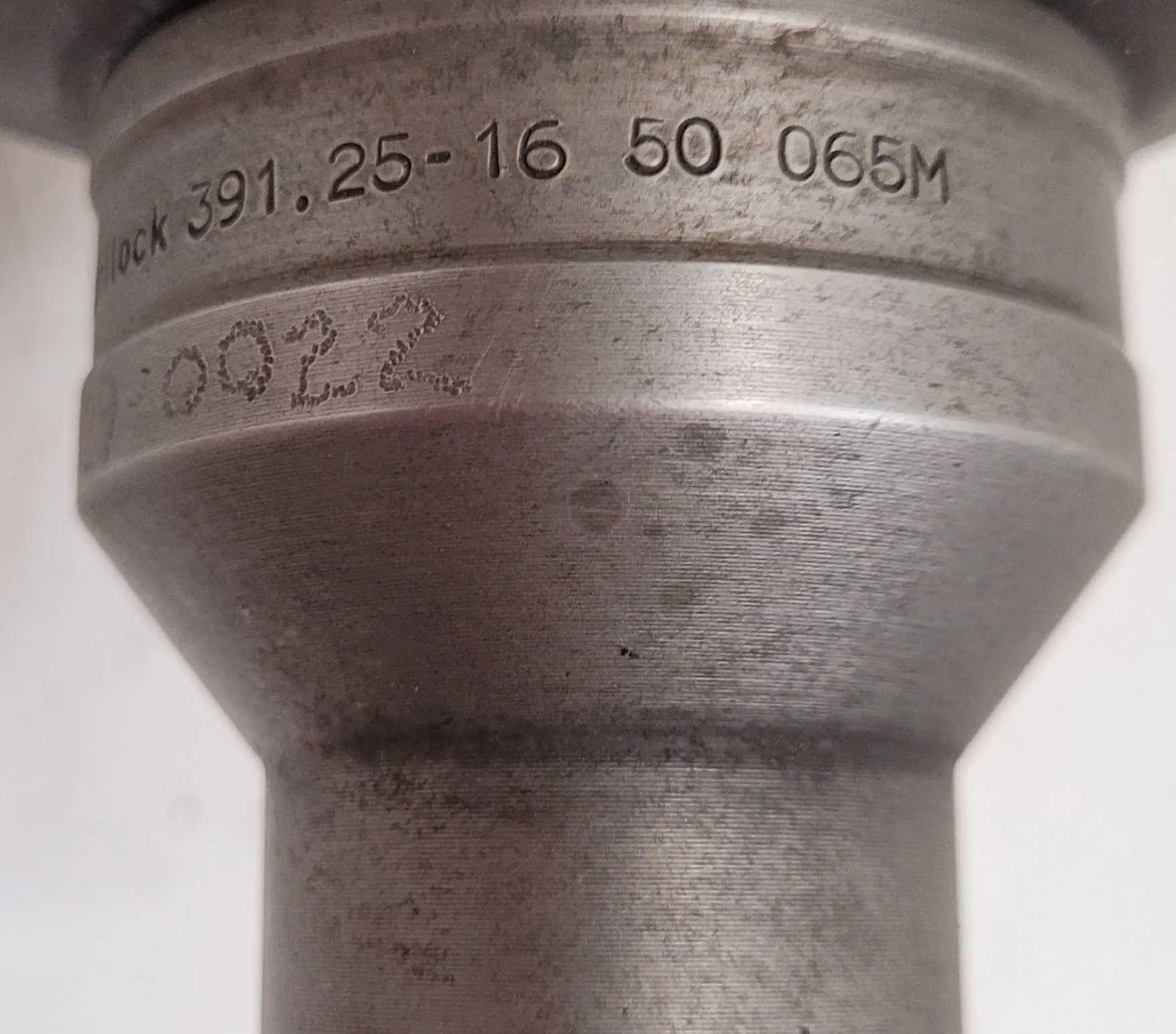 SANDVIK COROMANT A390.45-50 50 040M W/ VARILOCK A391.25-16 05 065M HOLDER CAT50 - MACHINE TOOLING