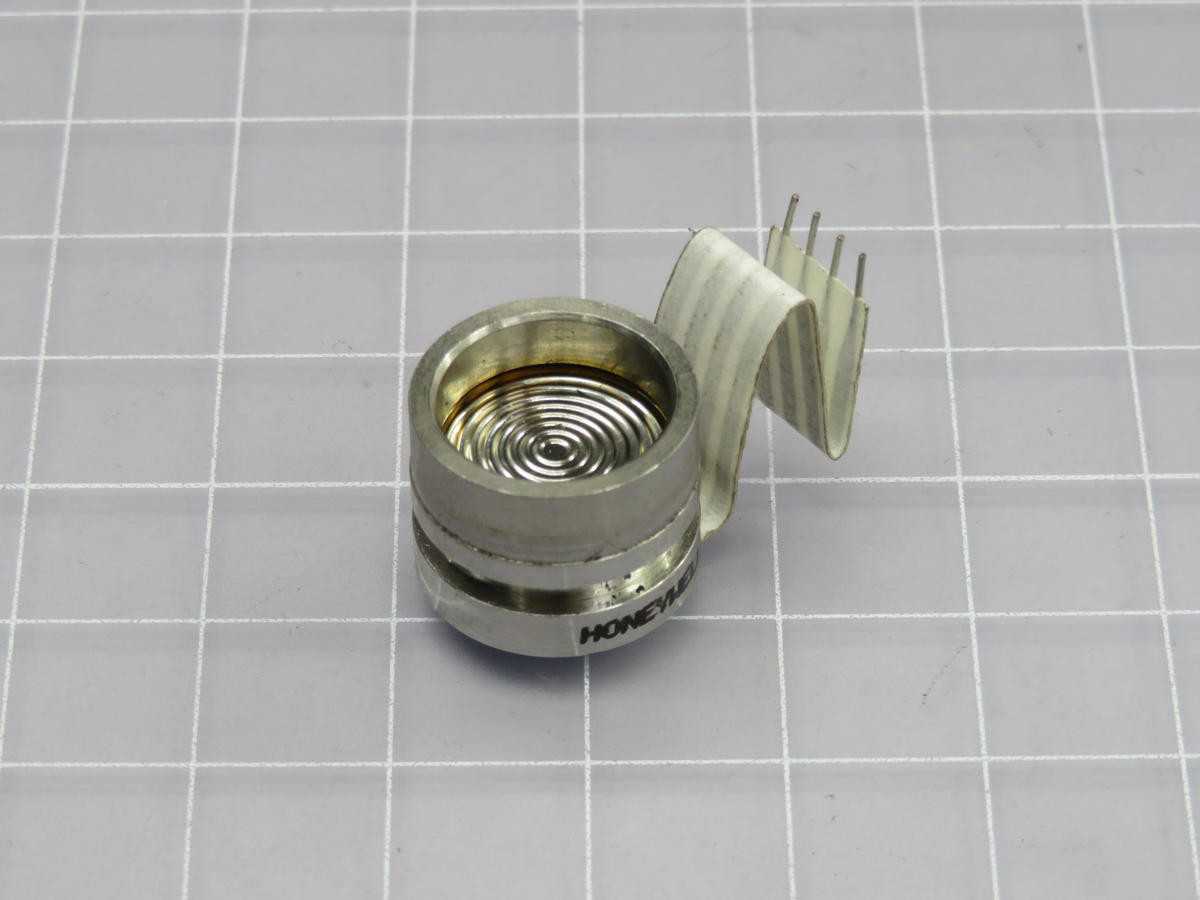 LOT OF 14 HONEYWELL 19C005PG1K SENSOR 5PSIG 0.1V - SENSORS