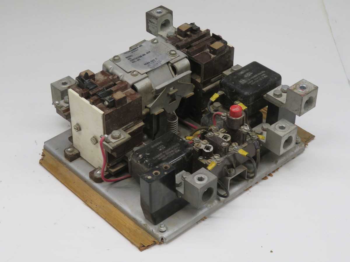 CUTLER HAMMER 6-186-5 CONTACT KIT, 3 POLE, NEMA SIZE 5, 270A CONT CURRENT, 600V AC - DC CONTACTOR