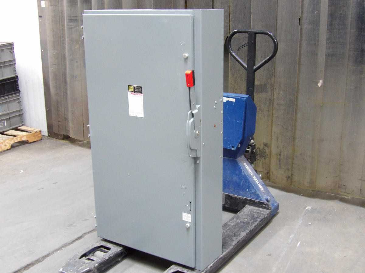 SQUARE D HU365 DISCONNECT SWITCH, 600V RATED, 400A RATED, 3-PHASE, 3-POLE, FUSED - PLANT & FACILITY