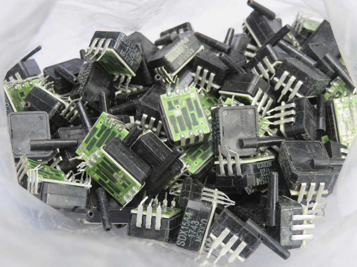 LOT OF 100 HONEYWELL SDX15A4 PRESSURE SENSOR - SENSORS