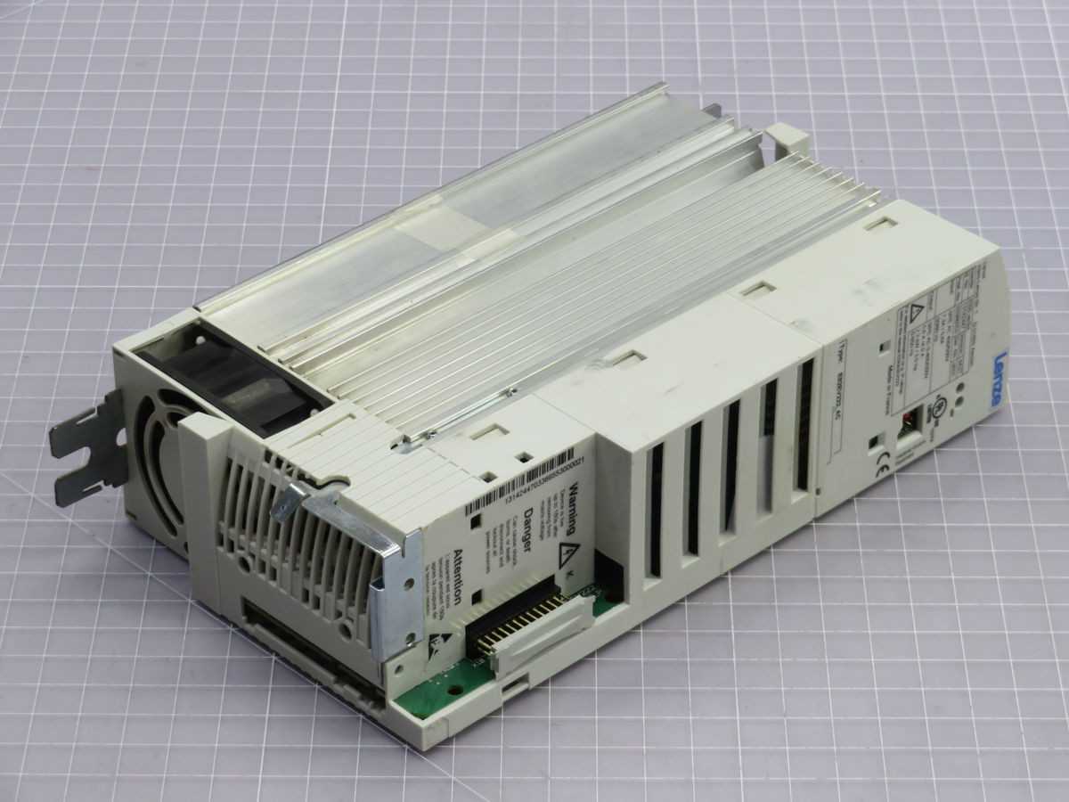 LENZE E82EV222_4C, INV, 2.2 KW POWER, 400-500 VAC VOLT, 5.6A/4.5A AMP, 0-500 HZ FREQ - MOTOR DRIVES