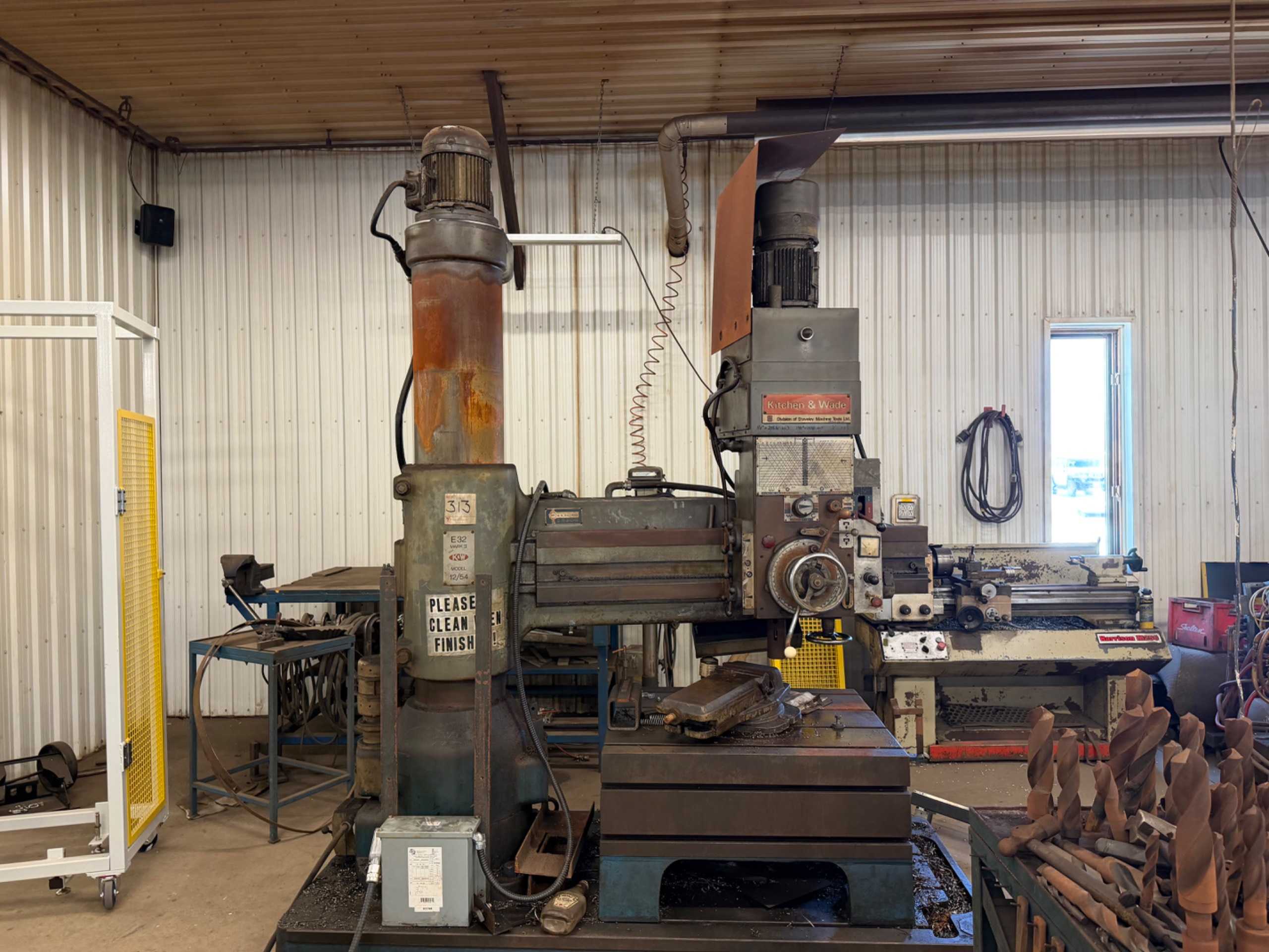 STAVELEY MACHINE TOOLS LTD. E32 MARK II RADIAL ARM DRILL - RADIAL ARM DRILLING MACHINES STAVELEY MACHINE TOOLS LTD. E32 MARK II RADIAL ARM DRILL - RADIAL ARM DRILLING MACHINES