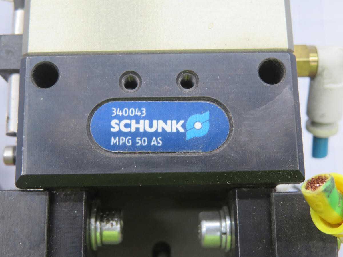 REXROTH MSK030C-0900-NN-M1-UG0-NNNN SERVO MOTOR, 0.8NM TORQUE, 9000RPM MAX SPEED - SERVO