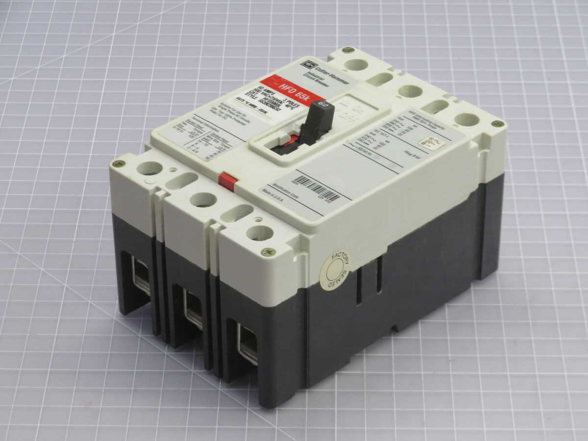 CUTLER HAMMER HFD3060 MOLDED CASE CIRCUIT BREAKER T261218 - CIRCUIT BREAKERS