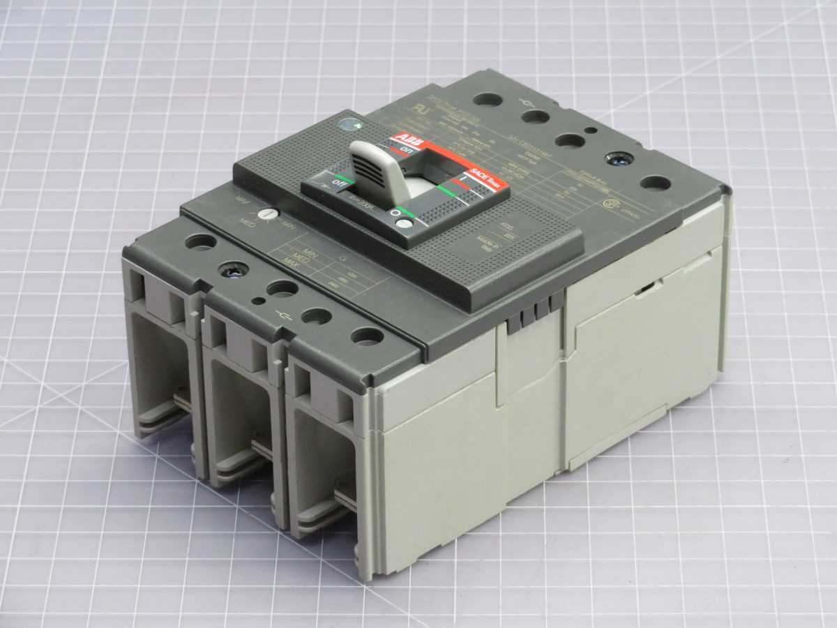 ABB XT3SU3200MFF000XXX SACE TMAX XT3 S 225 Molded Case Circuit Breaker - CIRCUIT BREAKERS