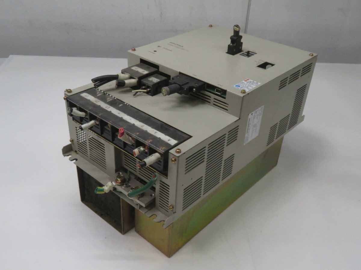 YASKAWA SGDM-1EAC-SD1-P AC SERVO DRIVE T268368 - SERVO