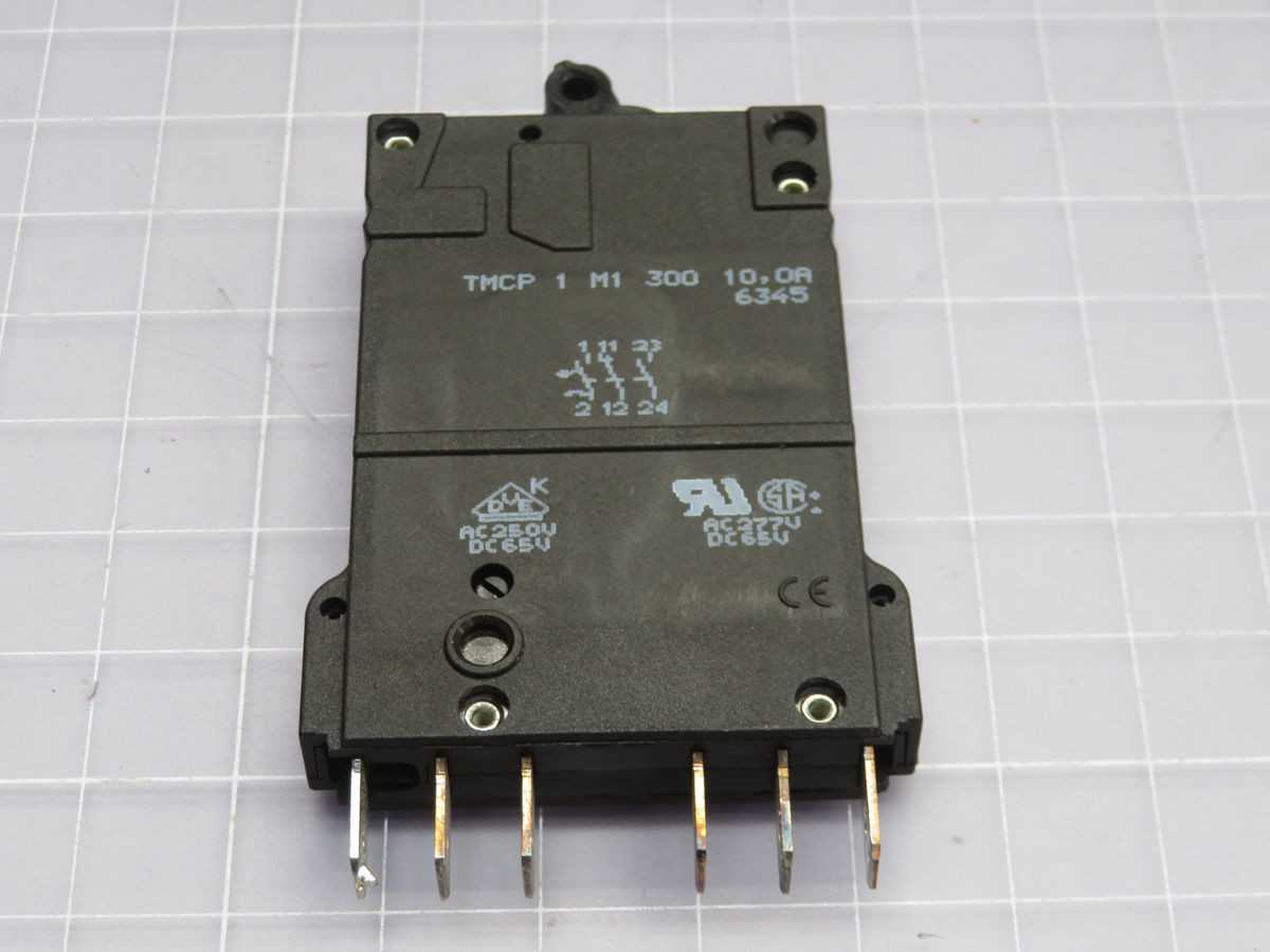 LOT OF 100 PHOENIX CONTACT TMCP 1 F1 300 10A THERMOMAGNETIC DEVICE CIRCUIT BREAKER - CIRCUIT BREAKERS