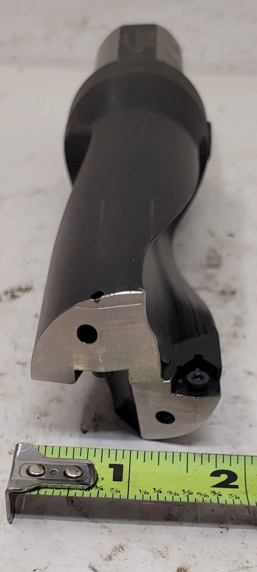 KOMET V57 54450 INDEXABLE DRILL OAL: 8.125” SHANK: 2.5” X 1.37” 2 FLUTES FLUTE DIAMETER: 1.70” - MACHINE TOOLING