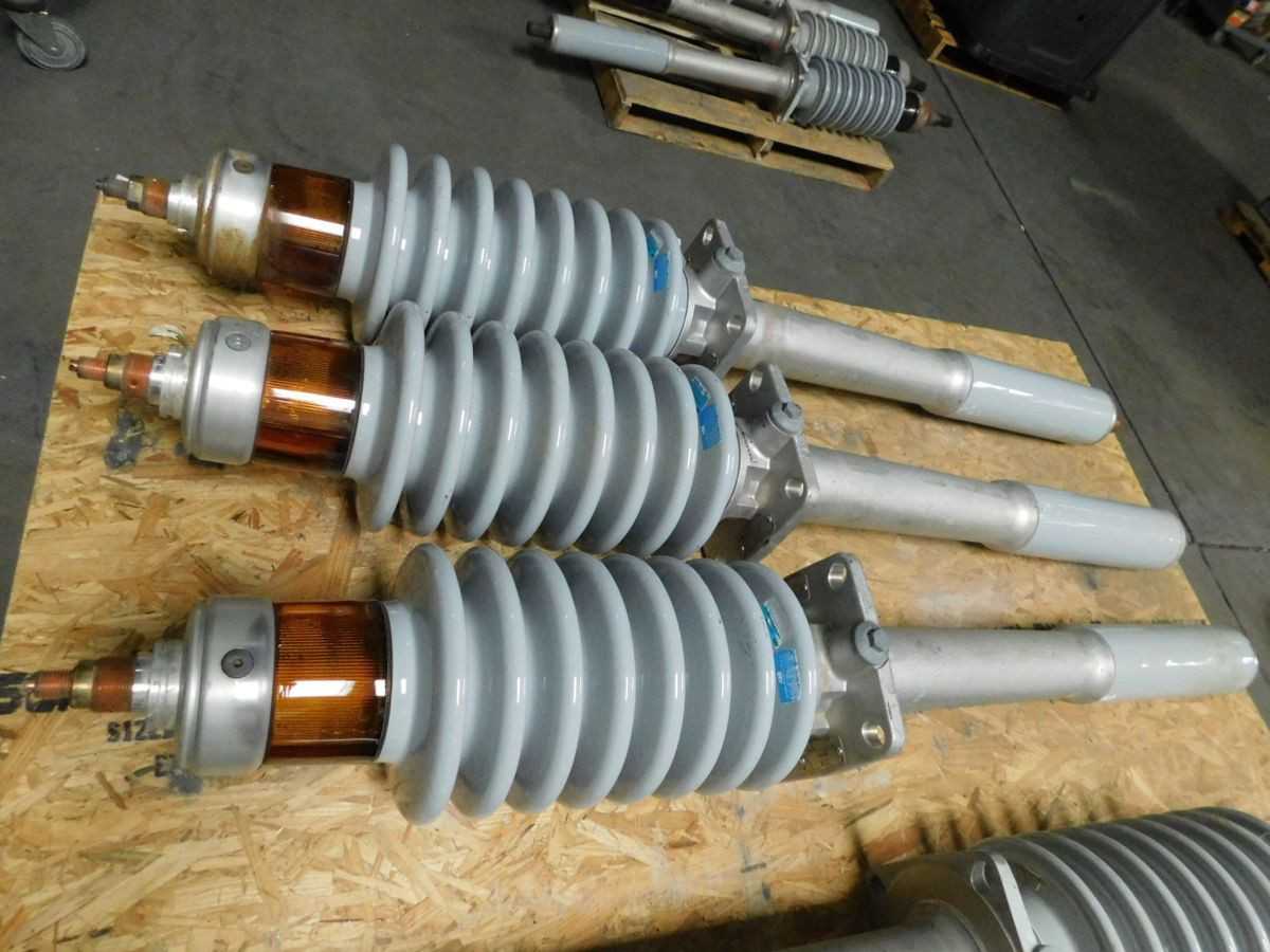 LOT OF 3 ABB 046W0412UL O PLUS C CONDENSER BUSHING M6431 - AUTOMATION & CONTROLS