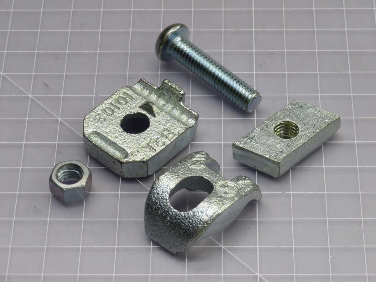 LOT OF 50 THOMAS & BETTS 10103-TB GRIND FITTING - CONDUIT