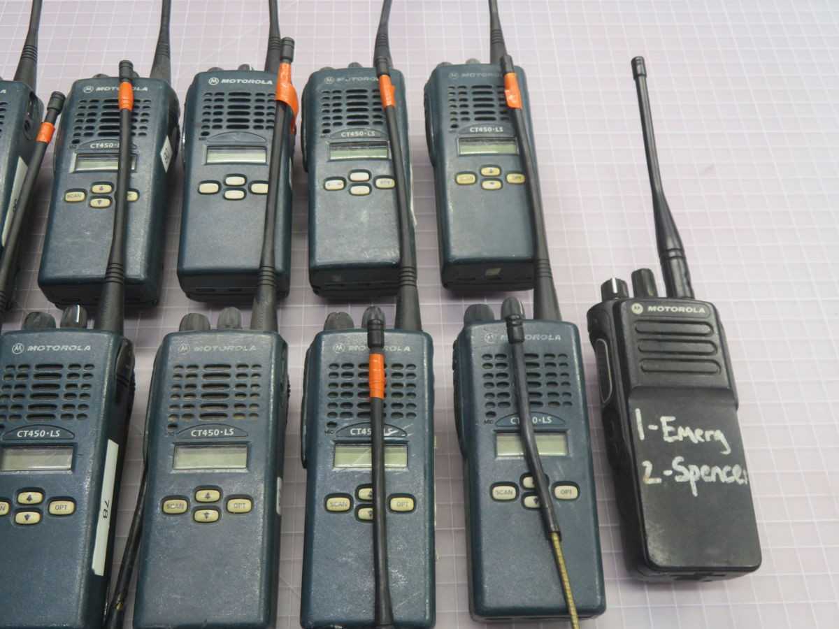 LOT OF 24 MOTOROLA PR400 2 WAY RADIOS T266347 - POWER SYSTEMS