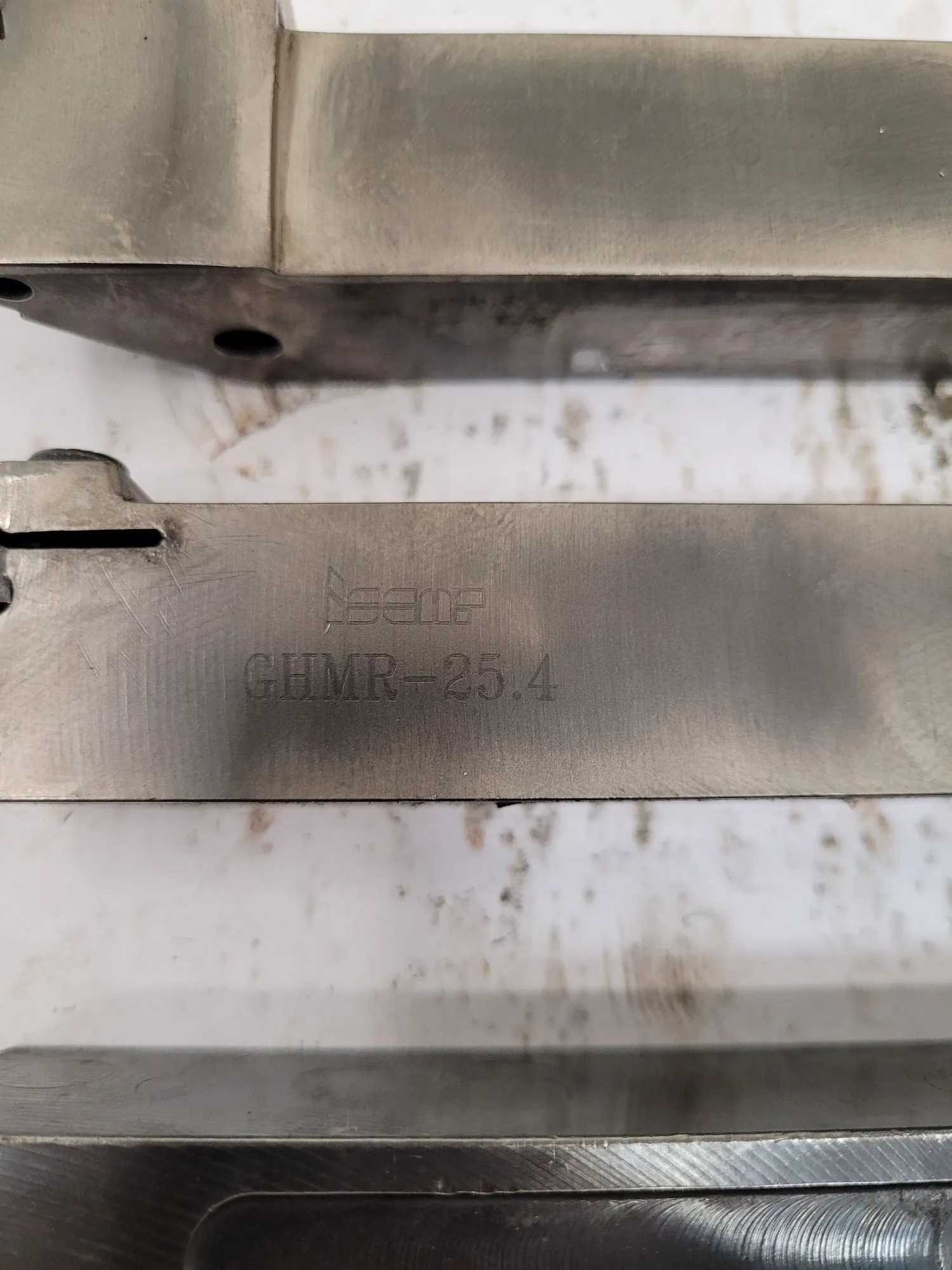 LOT OF 3 TOOL HOLDERS: ISCAR MVJNR 16-3, GHMR 25.4, AND KENNAMETAL NEL-205D - MACHINING TOOLING & PARTS