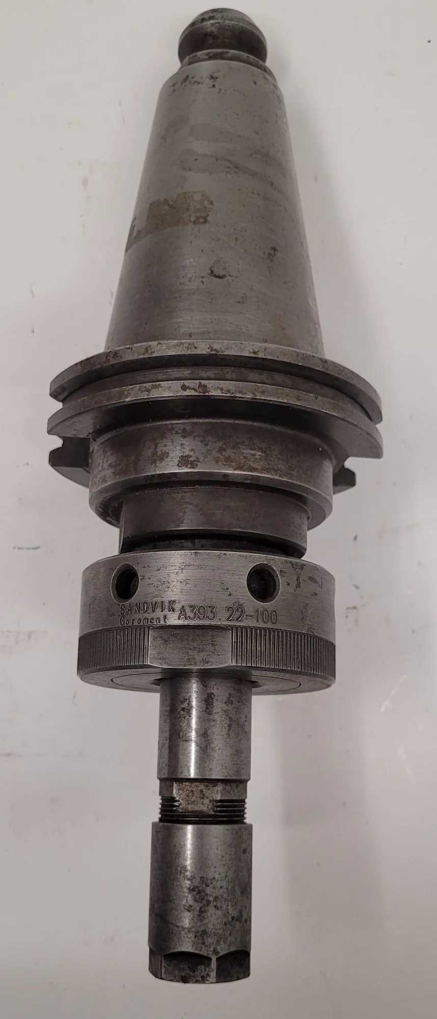 LOT OF 20 CAT 50 TOOL HOLDERS, UNIVERSAL, GTI, KENNAMETAL, COMMAND, SECO, SANDVIK, LYNDEX - MACHINING ACCESSORIES & TOOLING