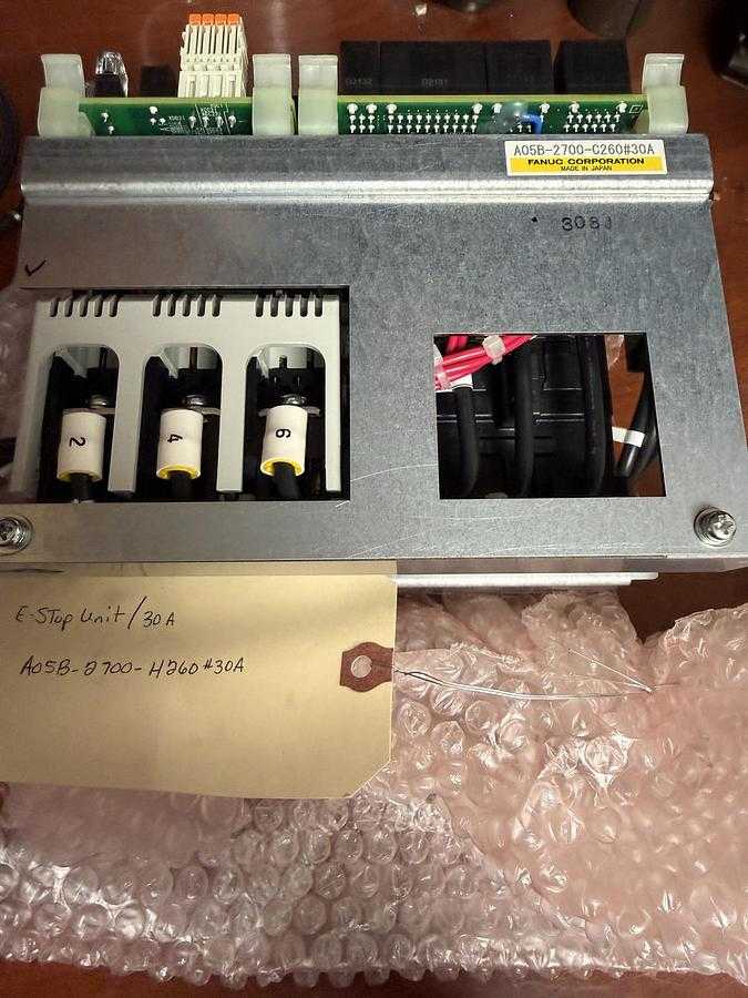 FANUC A05B-2700-C260#30A ROBOT CONTROLLER E-STOP UNIT 30A - RELIABLE & EFFICIENT - ROBOT CONTROLLERS