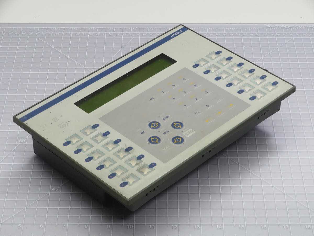 Schneider E015110 Control Panels Interfaces, 24VDC, 10W Power, Mono 2X40 Display, 12 Keys - OPERATOR CONTROLS