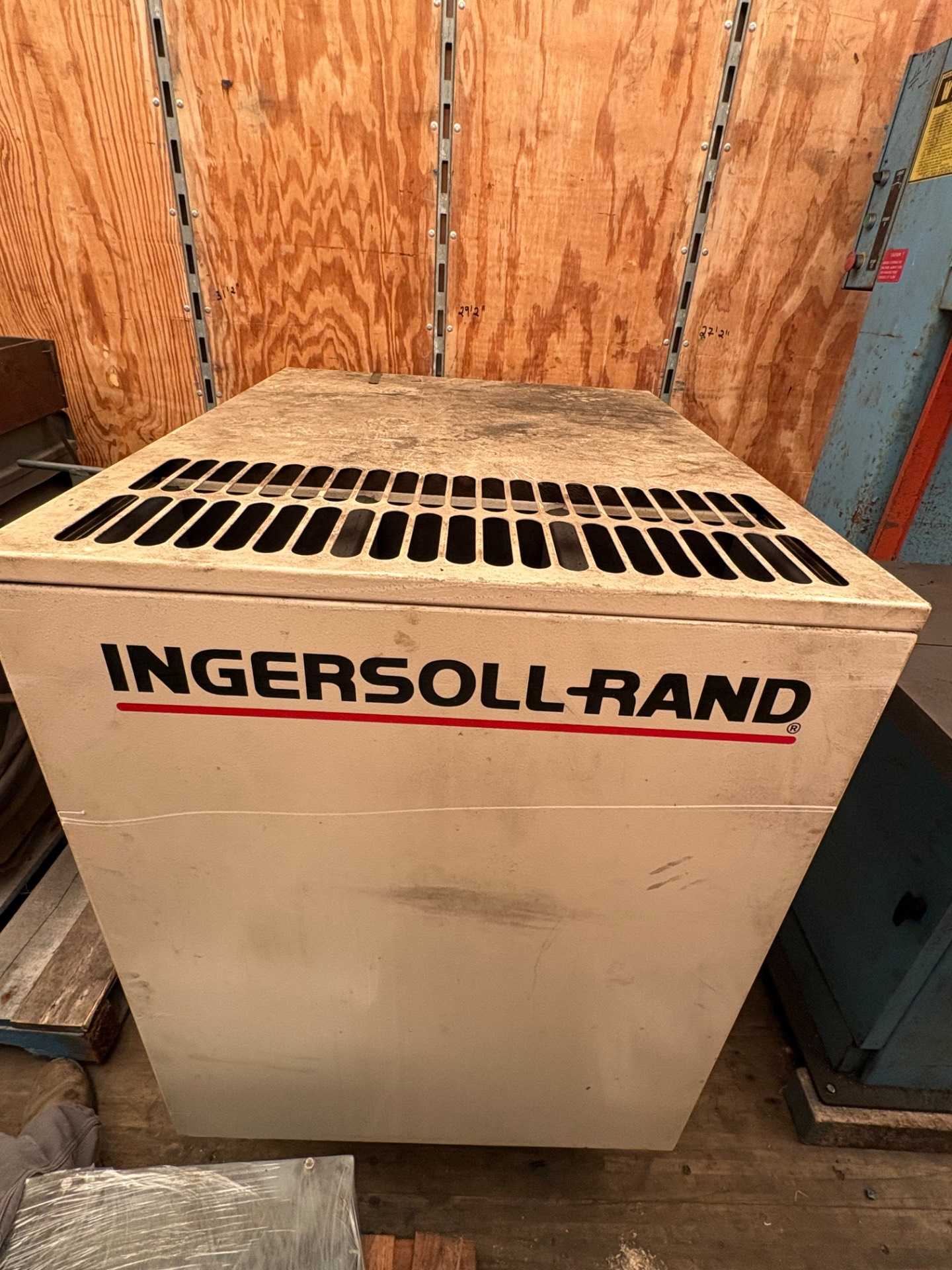 Ingersoll Rand SSR-EP25SE Rotary Screw Air Compressor, 25HP, 95CFM, 125PSIG, 460/575V, 3PH - STATIONARY AIR COMPRESSOR Ingersoll Rand SSR-EP25SE Rotary Screw Air Compressor, 25HP, 95CFM, 125PSIG, 460/575V, 3PH - STATIONARY AIR COMPRESSOR